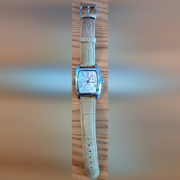 Vintage Lucien Piccard 26495MUS Mother Of Pearl & Silver Casual Wrist Watch - Picture 3 of 8